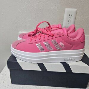 New size 6Y/7 womens Adidas pink sneaker